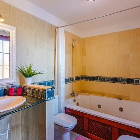 Townhouse Del Duque Apartment *